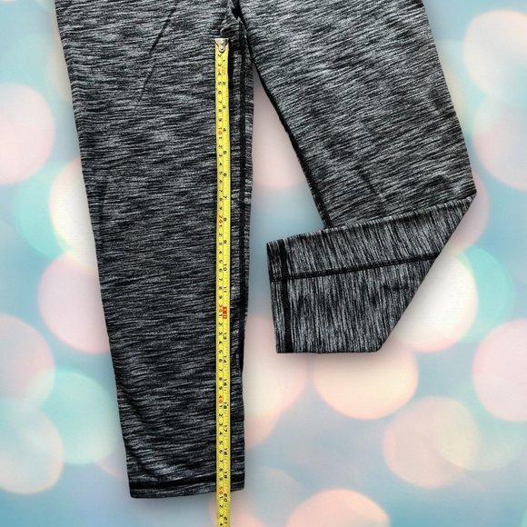 Victoria’s Secret Sport Women’s Gray Knockout Athletic Workout Capri Leggings M - Picture 4 of 6